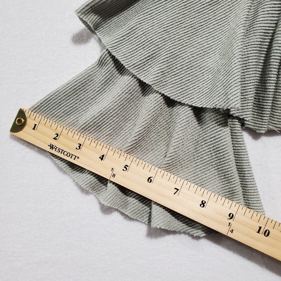 Beau Tissu Womens Sweater Size Medium Ruffle Sleeve Sweater‎ Sage Green BOHO - Picture 10 of 10
